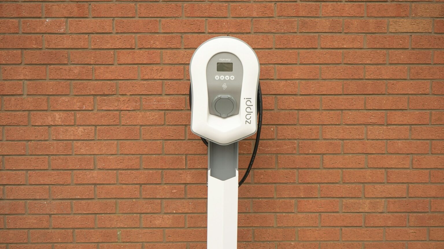 Contacta con ELECMER: empresa de electricidad en León. Información y presupuesto sin compromiso para tu instalación o avería eléctrica
